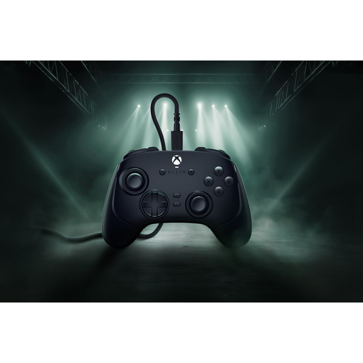 Razer Wolverine V3 Tournament Edition Preto, Branco USB Gamepad Analógico PC, Xbox Series S, Xbox Series X