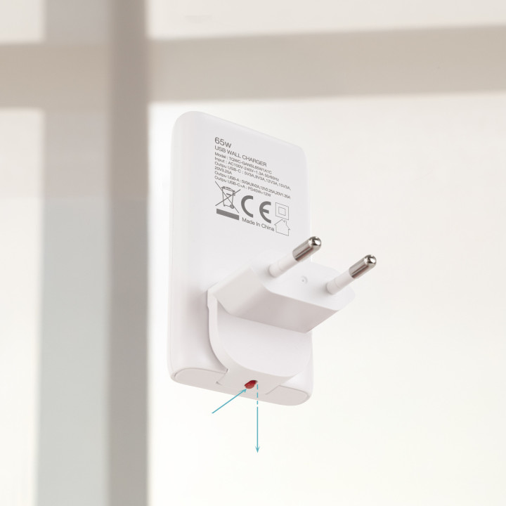 TooQ TQWC-GANSL65W1A1C carregador de dispositivos móveis Universal Branco AC Carregamento rápido Interior